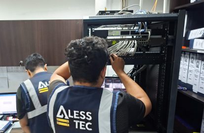 Diagnóstico de red empresarial realizado por Alesstec en una empresa de Lima para identificar fallas en switches y cableado.